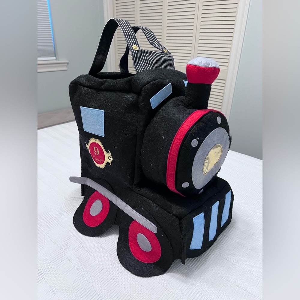 Pottery Barn Kids - Train Costume